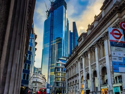 Pound lose ground as possible rate cut from BoE