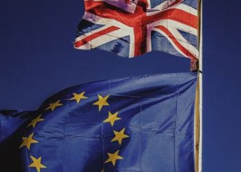 Pound continue lose against Dollar and Euro