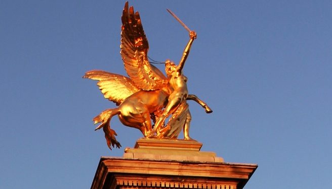 Gold remain strong as investors seek safe havens