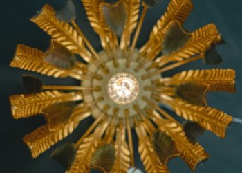 Stocks up, gold up and US dollar down