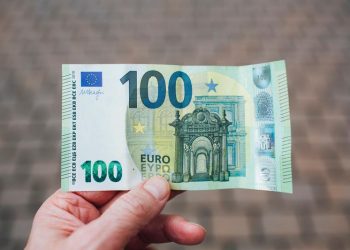 After four days of solid gains, Euro is down slightly