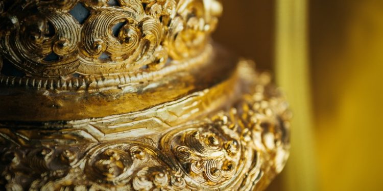 Gold take advantage of risk off scenario jump back to $1,680
