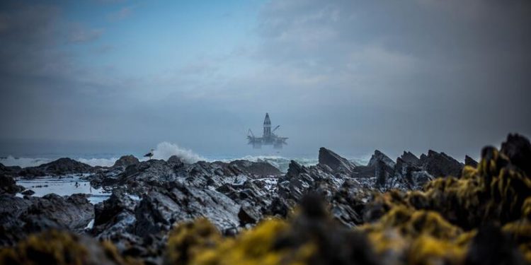 Oil price rebound, investors believe some agreement will be reached
