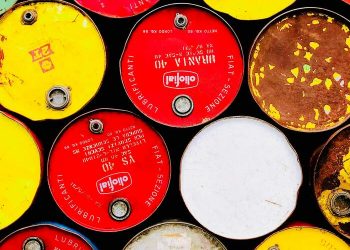 Oil investors remains bleak, June WTI contract falling to $10