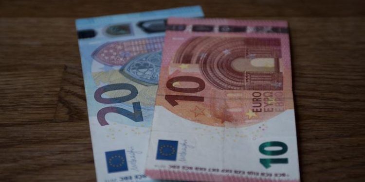 Euro on the back foot against other major currencies