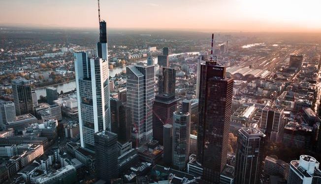 European shares drifted lower as market sentiment slowly fades