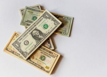 Dollar gain ground to other major currencies