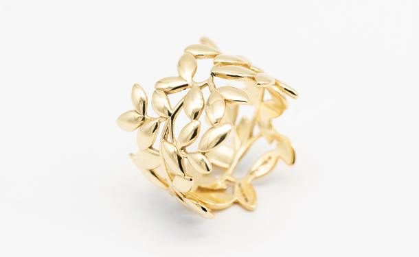 Investors continue to buy gold as an insurance