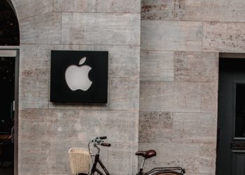 Market sentiment remains uncertain ahead of today’s slew of corporate results