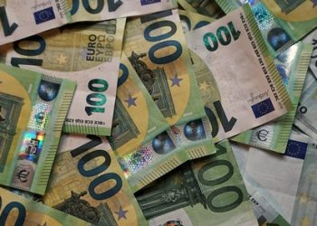 Euro is flat in relation to Dollar as news had already been priced in by markets