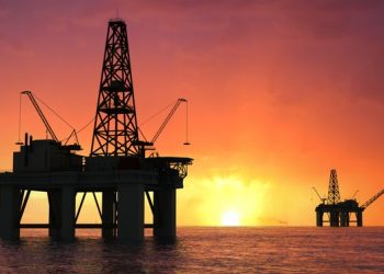 Oil remains bullish while stocks of oil sector are recovering
