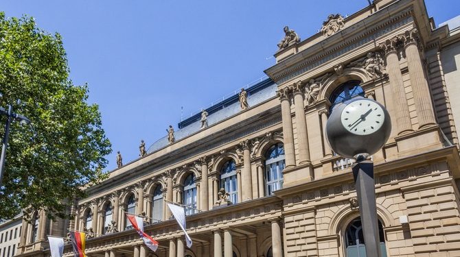 European benchmarks consolidated on Friday following mixed opening