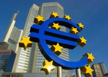 European shares trade lower on Monday alongside US futures