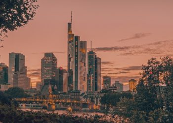 European shares register moderate gains amid increase risk appetite from investors