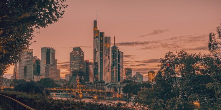 European shares register moderate gains amid increase risk appetite from investors