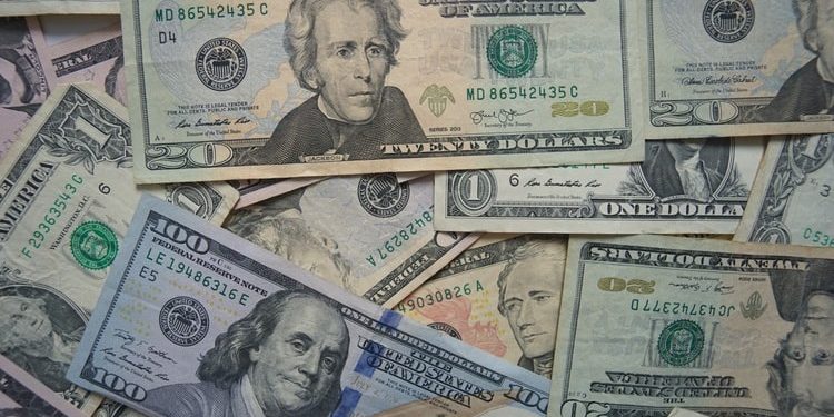 US dollar index moving heavily in the red