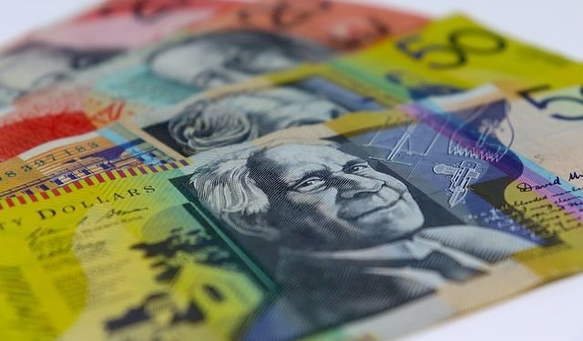 Australia’s dollar starts the day strong thanks to RBA meeting minutes